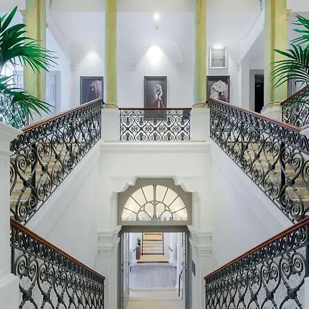Aparthotel Appart'city Collection Arenes