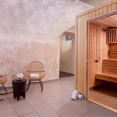 Appart'city Collection Arenes 4*