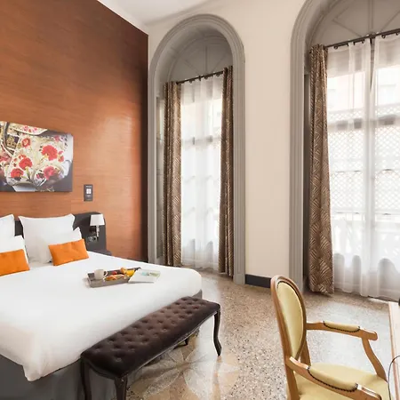 Appart'city Collection Arenes Apart-hotel 4*