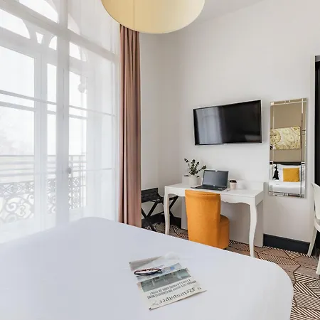 Aparthotel Appart'city Collection Arenes 4*
