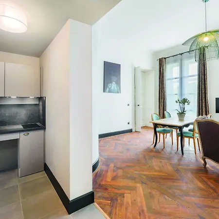 Apartmanhotel Appart'city Collection Arenes Nîmes