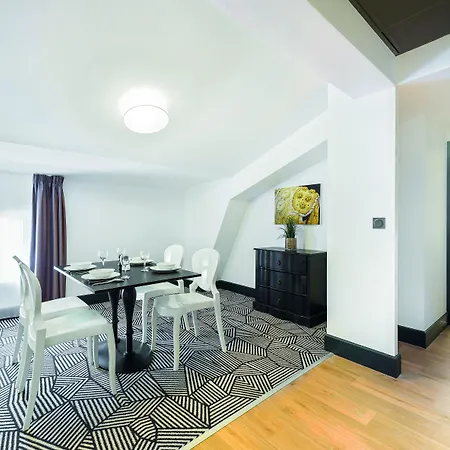 Apartmanhotel Appart'city Collection Arenes Nîmes
