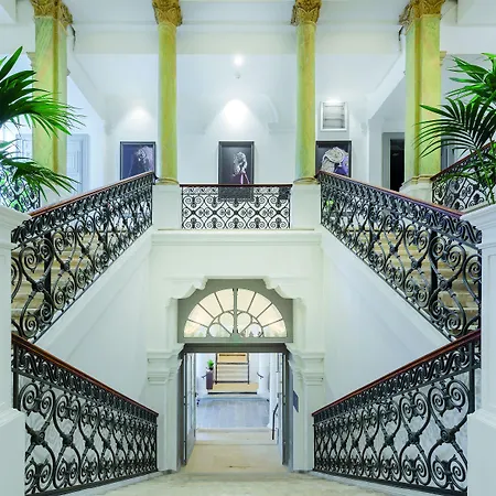 Appart'city Collection Arenes 4* Nîmes