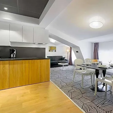 Appart'city Collection Arenes מלון דירות 4*