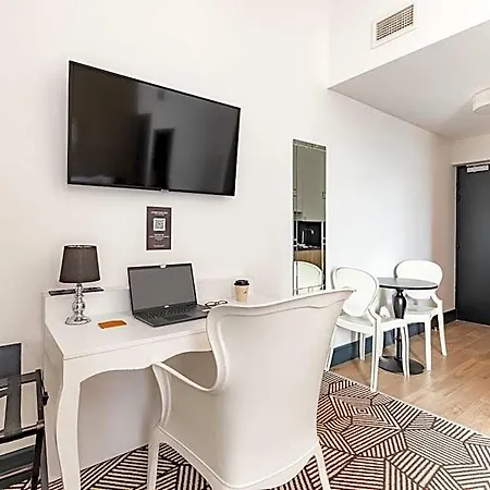 Appart'city Collection Arenes נים