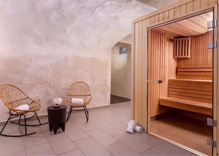 Appart'city Collection Arenes 4*