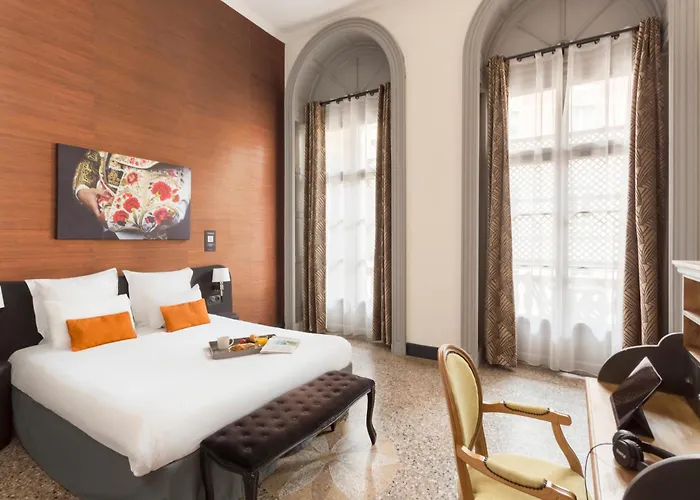 Appart'city Collection Arenes Aparthotel 4*