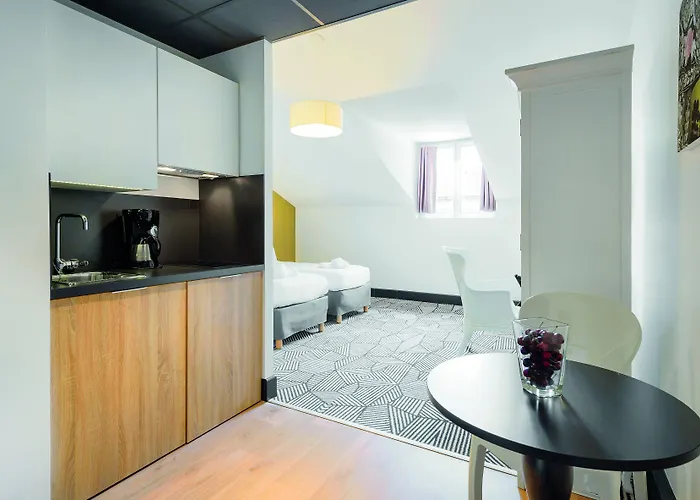Appart'city Collection Arenes Aparthotel 4*