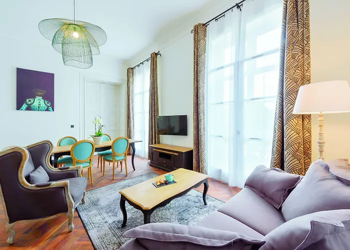 Appart'city Collection Arenes Aparthotel 4*