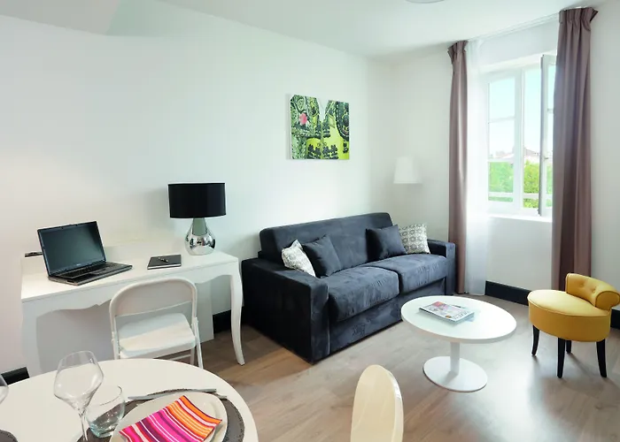 Aparthotel Appart'city Collection Arenes 4*