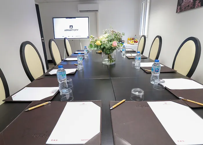 Appart'city Collection Arenes Aparthotel